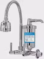 Torneira Flexível de Inox Com Filtro Para Cozinha Instalação de Parede - Ouro Metais