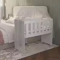 Mini Berço 5 em 1 100% MDF Moisés Montessoriano Grade Bebê Recém Nascido Com Mini Colchão D18 Incluso Aste Mosqueteiro Função Co-sleeping Cama Casal Quarto Estilo Americano Com Rodízio Trava